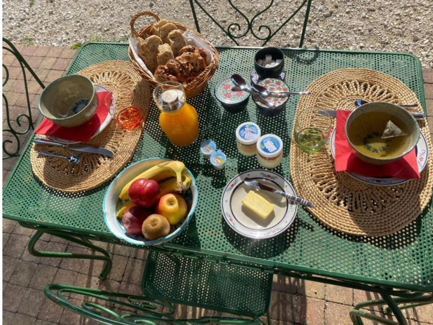 Chez Karine Bed & Breakfast Ceyzerieu Luaran gambar